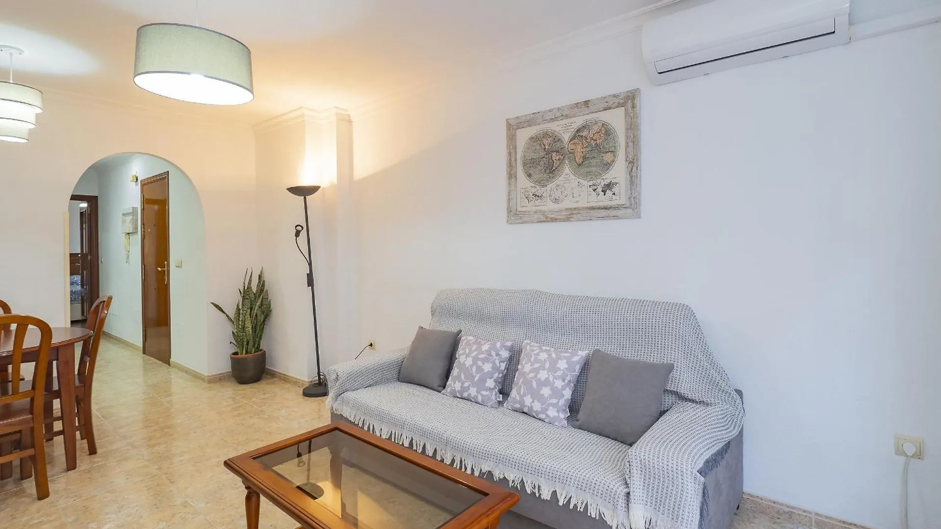 פואנגירולה Cubo'S Beach Side Trinidad Apartment 0*,  ספרד